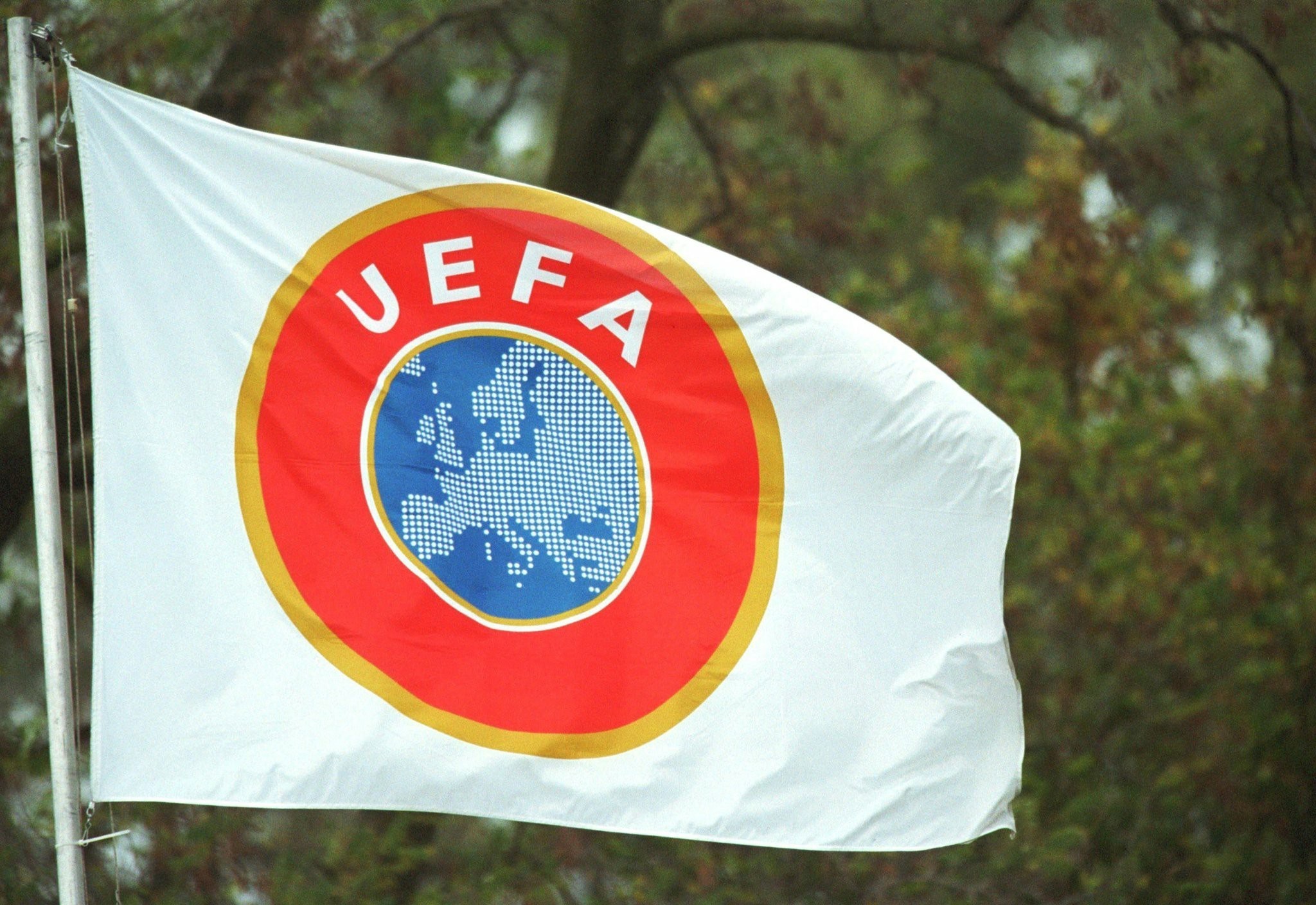 Европейские клубы продлят контракты с футболистами