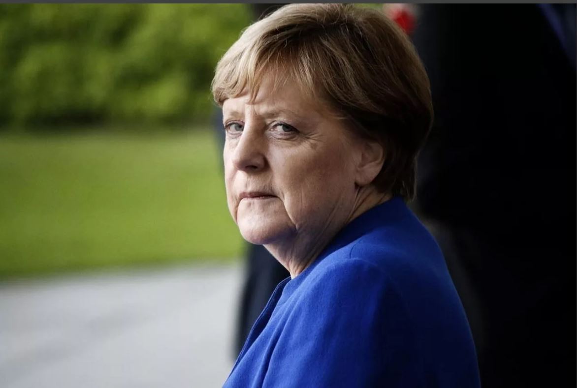 Ангела Меркель вышла из самоизоляции
