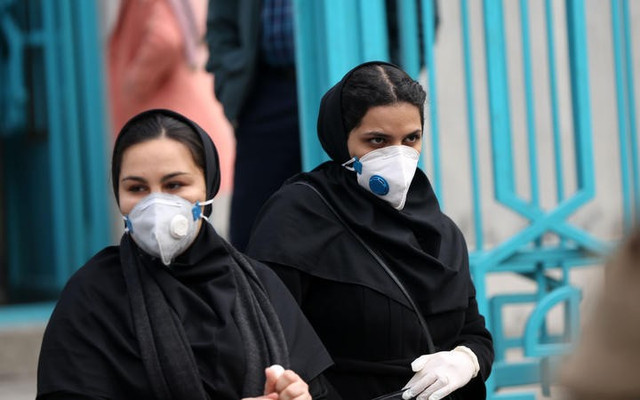 Иран заявил о неспособности взять коронавирус под контроль