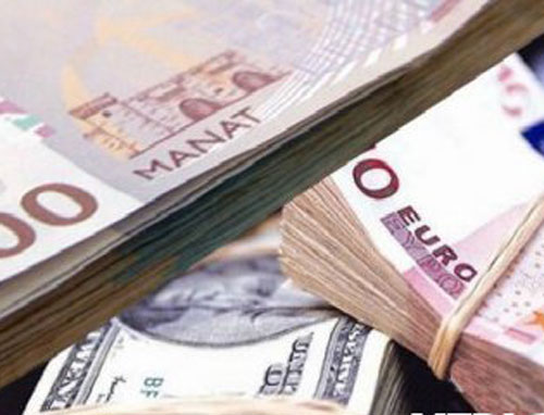 Манат вновь подешевел к евро и рублю