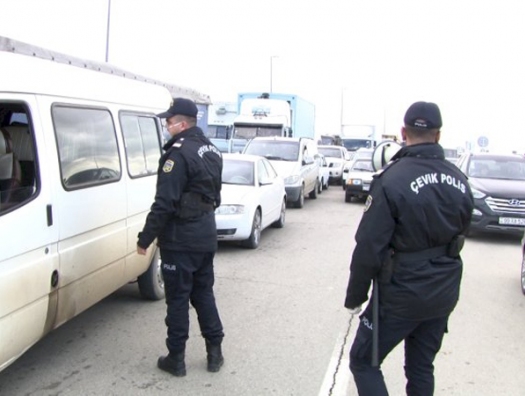 В Азербайджане коронавирусом заразились и полицейские