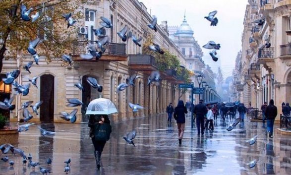 В Баку обещают дождь и сильный ветер