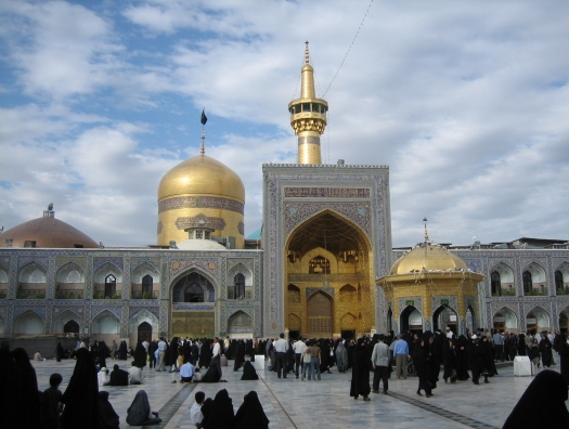 Иран открывает музеи и святилища 