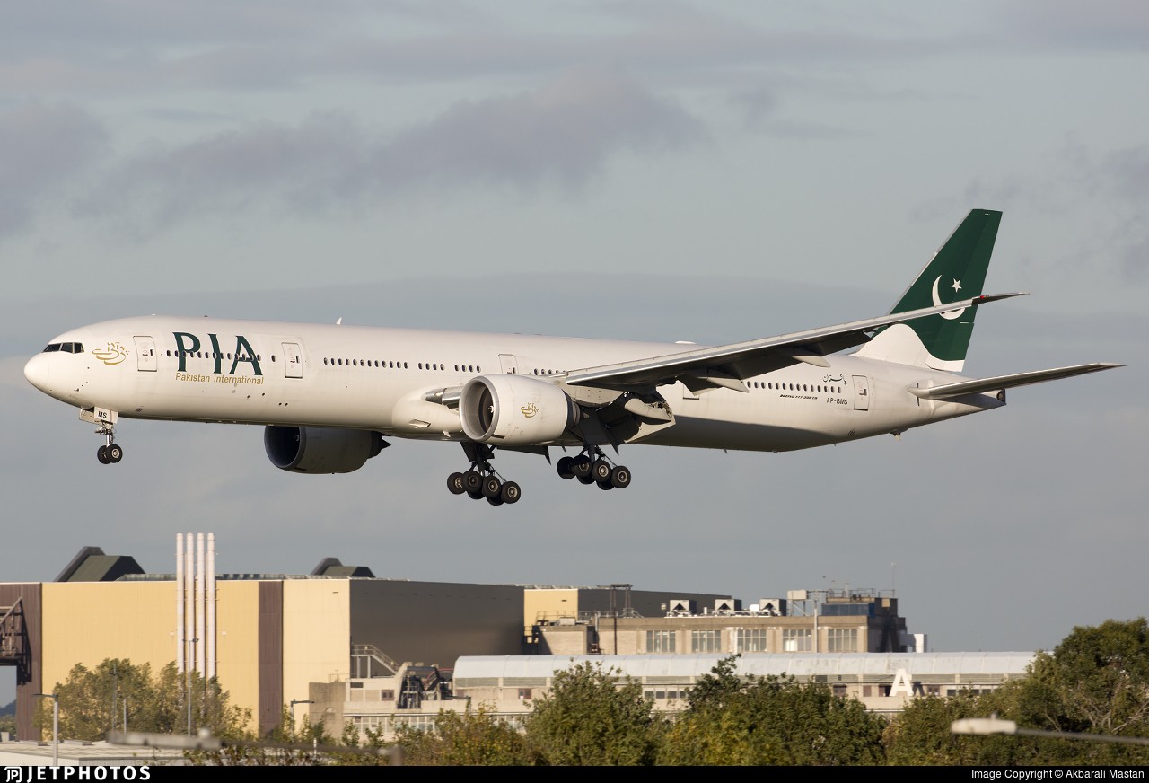 Пакистан возобновит международные пассажирские рейсы