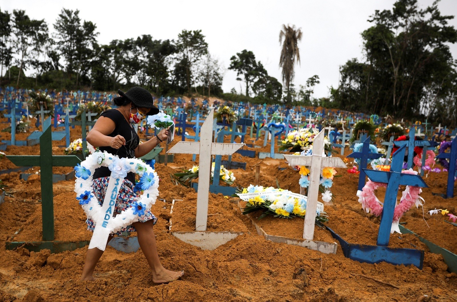 В Бразилии за сутки от коронавируса скончались более 1,2 тыс. человек