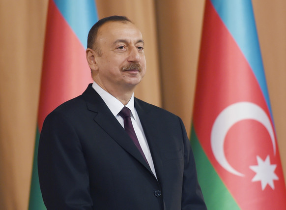 Президент Азербайджана поздравил словенского коллегу