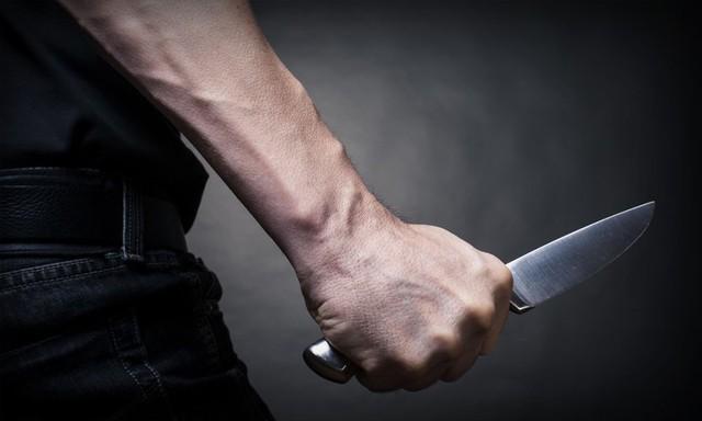 В Локбатане 33-летнего мужчину ударили ножом