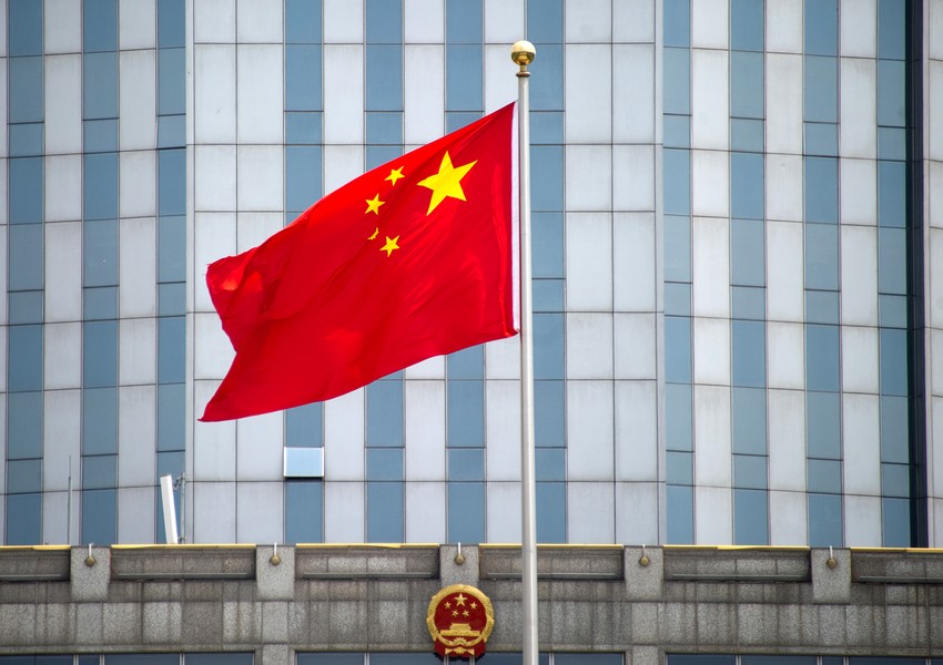 Китай готовится ужесточить закон о защите государственного флага