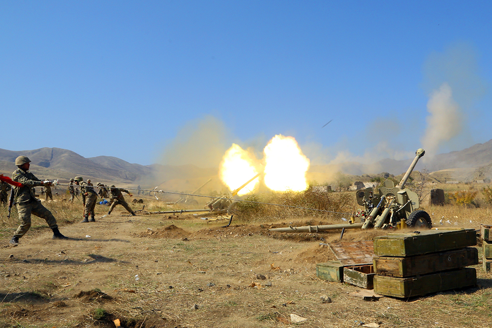Артиллерийские подразделения Азербайджанской Армии наносят удары по огневым точкам вооруженных сил Армении - ВИДЕО