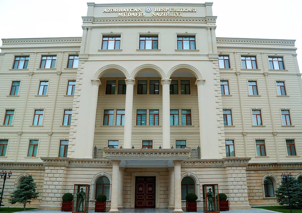 Минобороны Азербайджана: противник понес потери и отступил