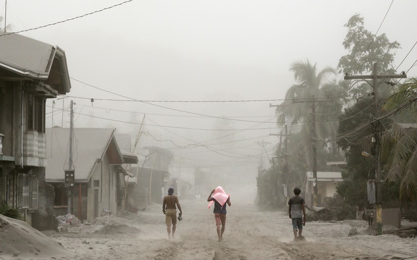 Filippində 16 nəfər güclü tayfunun qurbanı olub