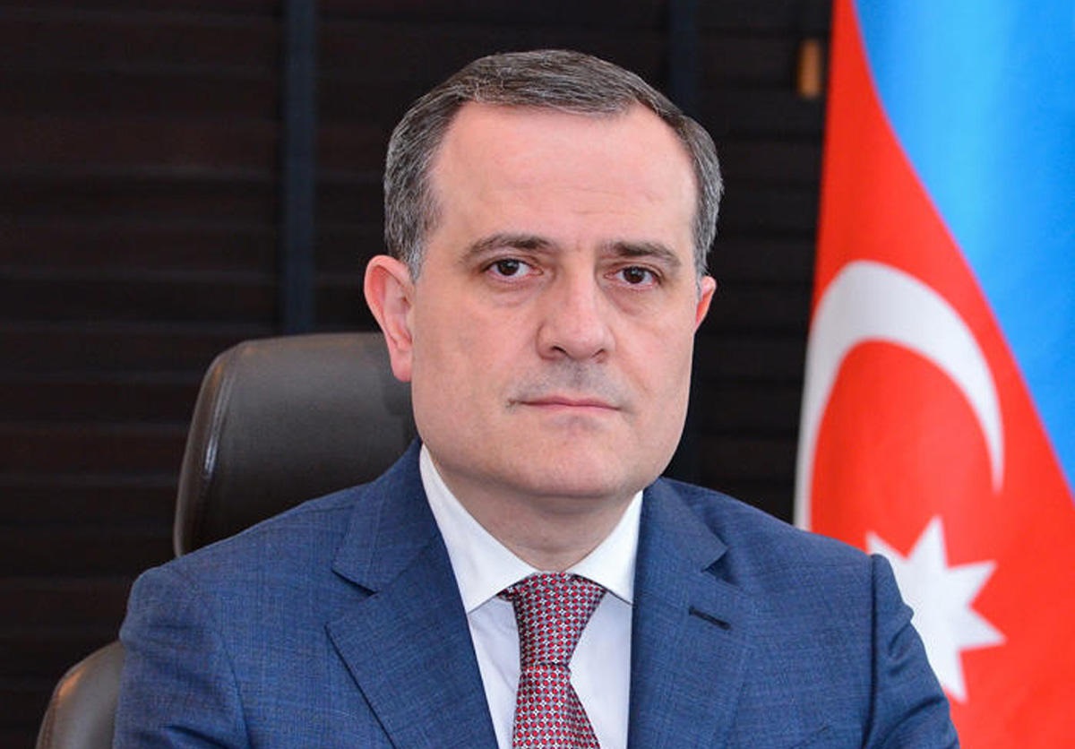 Джейхун Байрамов проинформировал гендиректора МККК об армянской агрессии
