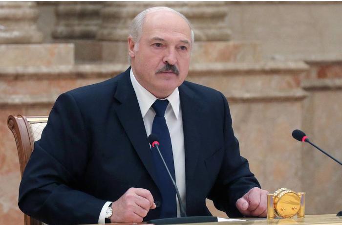 Lukaşenko Qarabağ məsələsində əldə olunan bəyanatdan danışdı
