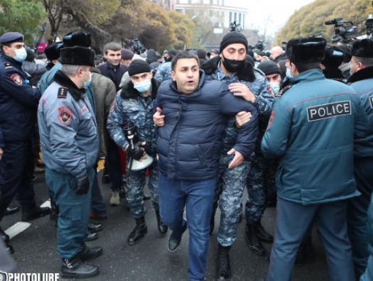 В Ереване начались аресты оппозиционеров  - ВИДЕО