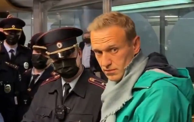 Navalnı Moskvada saxlanıldı - Video
