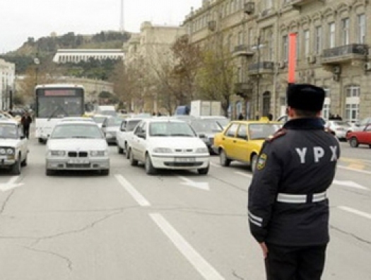В центре Баку ограничат движение транспорта
