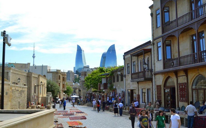Поток туристов в Азербайджан из-за рубежа сократился в 4 раза