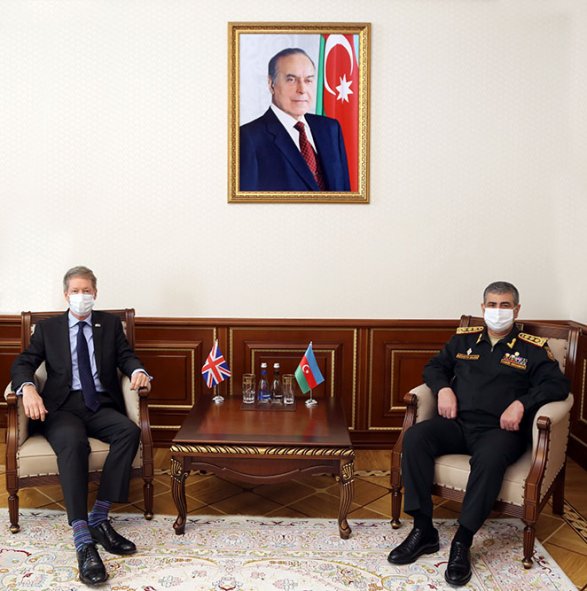 Азербайджан и Великобритания обсудили военное сотрудничество