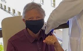 Билл Гейтс сделал прививку от коронавируса