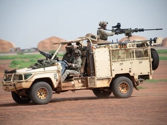 Fransa Afrikada hərbi kontingentini artırır