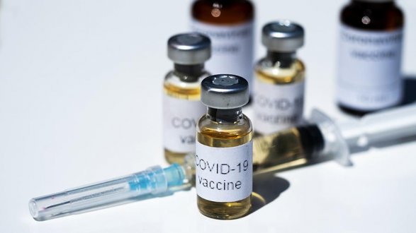 Минздрав Британии: лекарства и вакцины сделают COVID-19 обычной болезнью