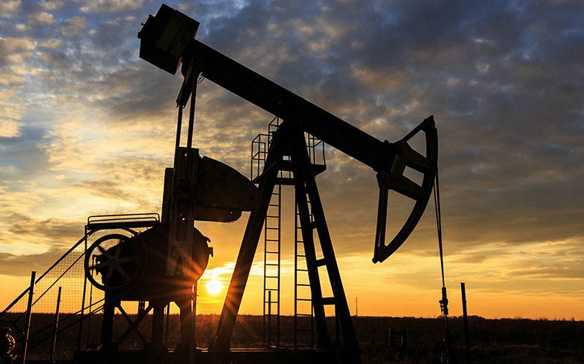 Цены на нефть слабо меняются на снижении опасений дисбаланса на рынке