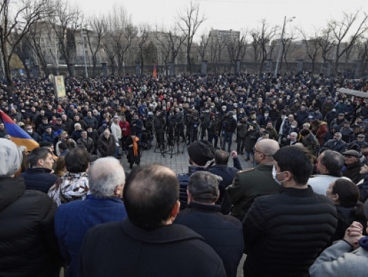 Оппозиция снова вышла на митинг против Пашиняна
