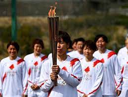 Олимпийский огонь в Японии погас в первый день эстафеты