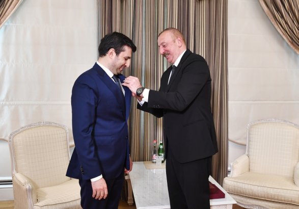 Ильхам Алиев наградил Сельджука Байрактара орденом 