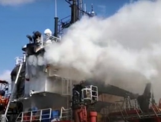 Пожар на корабле в Баку потушен