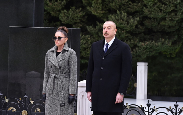 Ильхам и Мехрибан Алиевы посетили могилу Гейдара Алиева