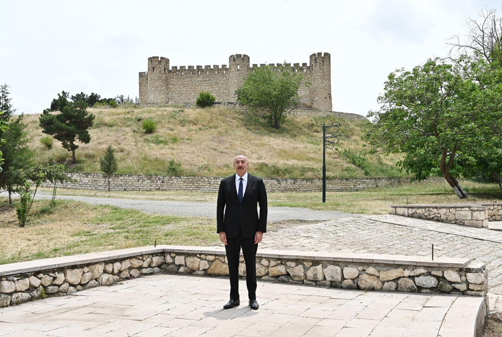 Prezident Şahbulaq qalasına getdi - Fotolar