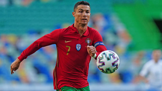 Ronaldo meydana çıxan kimi rekordlara imza atdı