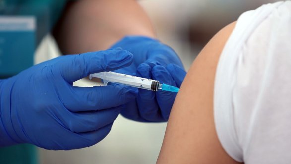 Ученые: как люди с постковидным синдромом реагируют на вакцины