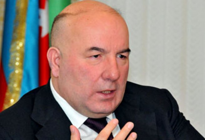 Elman Rüstəmov: 