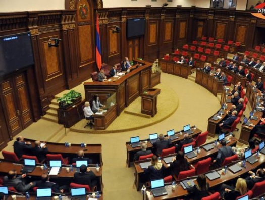 У армян цирк в парламенте
