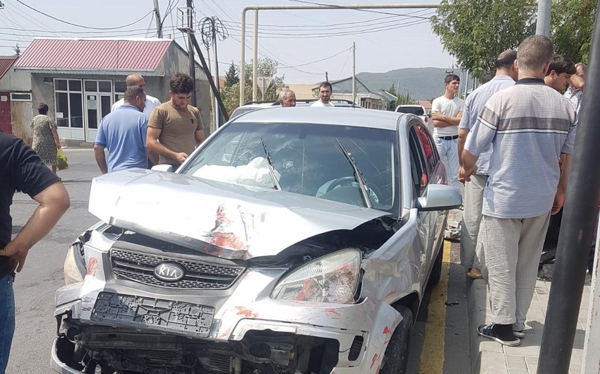 Oğuzda avtomobil qəzası-Yaralananlar var-FOTOLAR