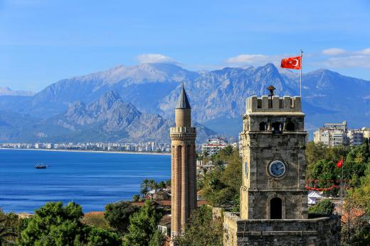 Турецкая Анталья с 1 января по 19 сентября приняла более 6 млн иностранных туристов