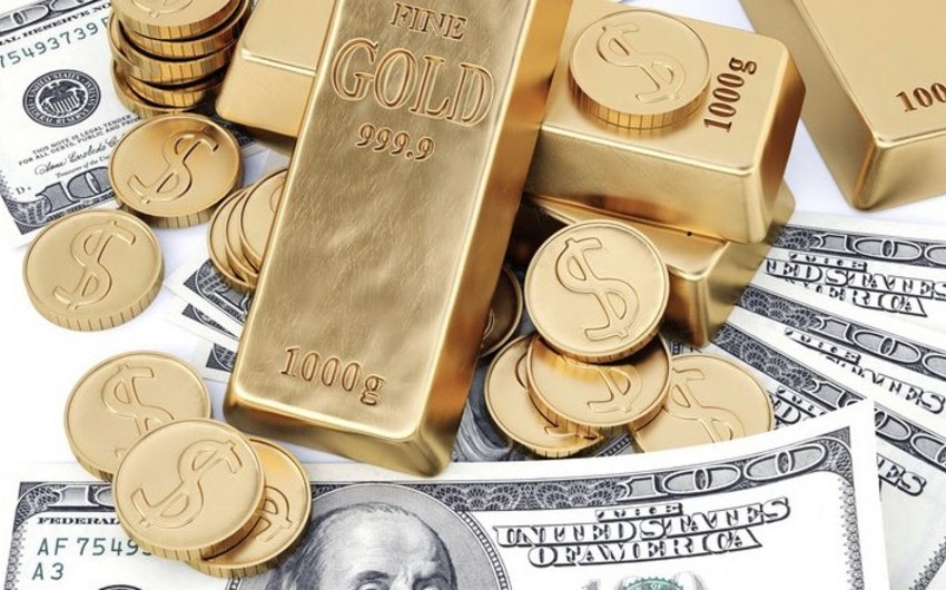 Gold falling in price amid dollar’s strengthening