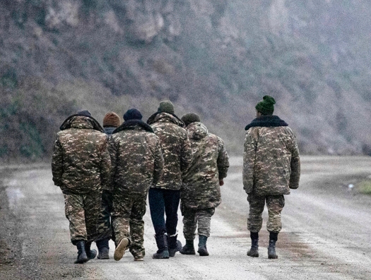 Азербайджан передал Армении 10 военнослужащих 