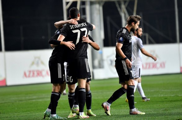 «Карабах» разгромил «Сабах» и упрочил лидерство в Премьер-лиге