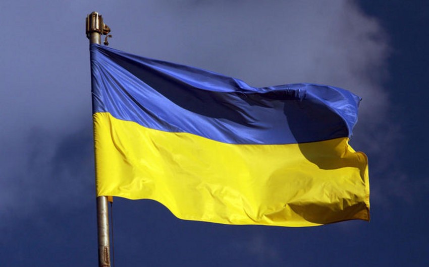 Пять стран сообщили о решении эвакуировать часть своих дипломатов с Украины