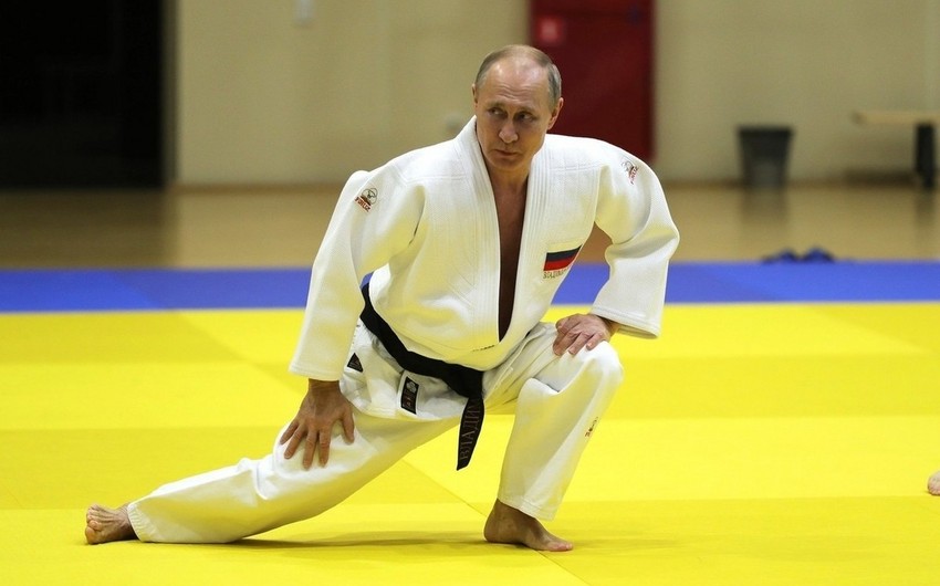 Putin taekvondo üzrə qara kəmərdən məhrum edildi