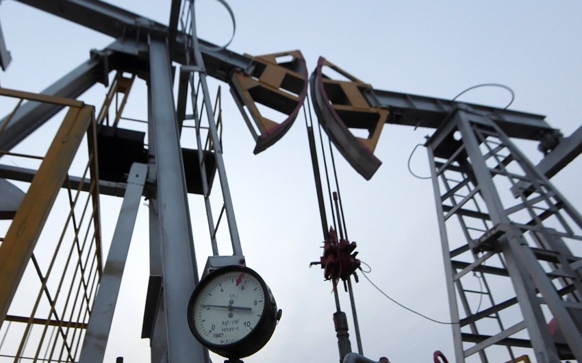 Azerbaijani oil price keeps declining