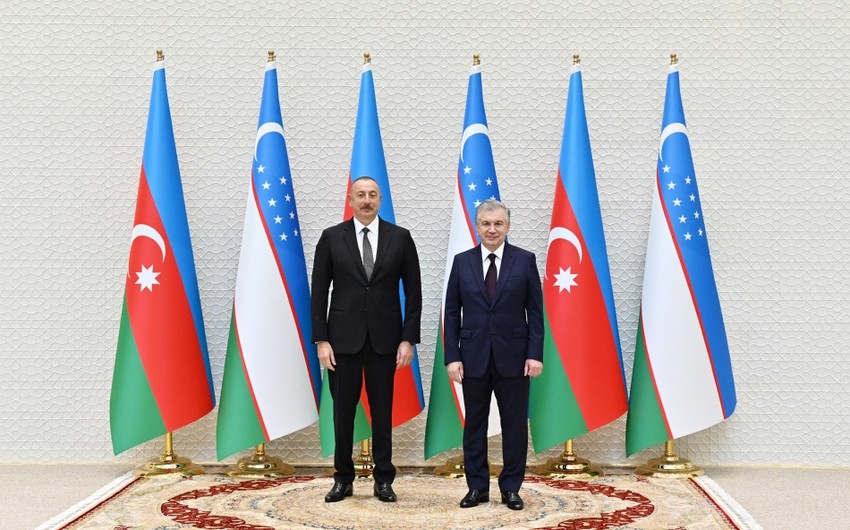Shavkat Mirziyoyev makes phone call to Ilham Aliyev