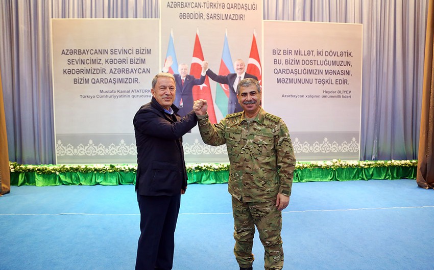 Azerbaijani defense minister to visit Turkiye