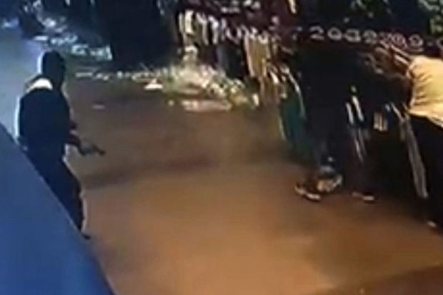 İstanbulun mərkəzində atışma: Çox sayda insan yaralanıb - VİDEO