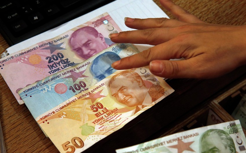 Turkish lira falls to record level again