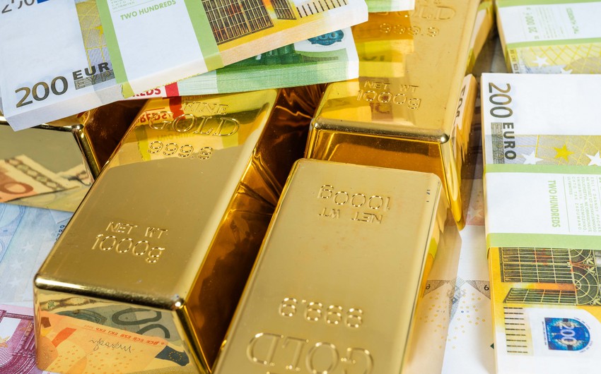 Gold prices fall to $1,631