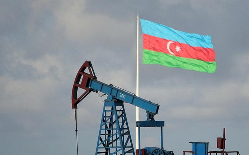 Azerbaijani oil price down 2%